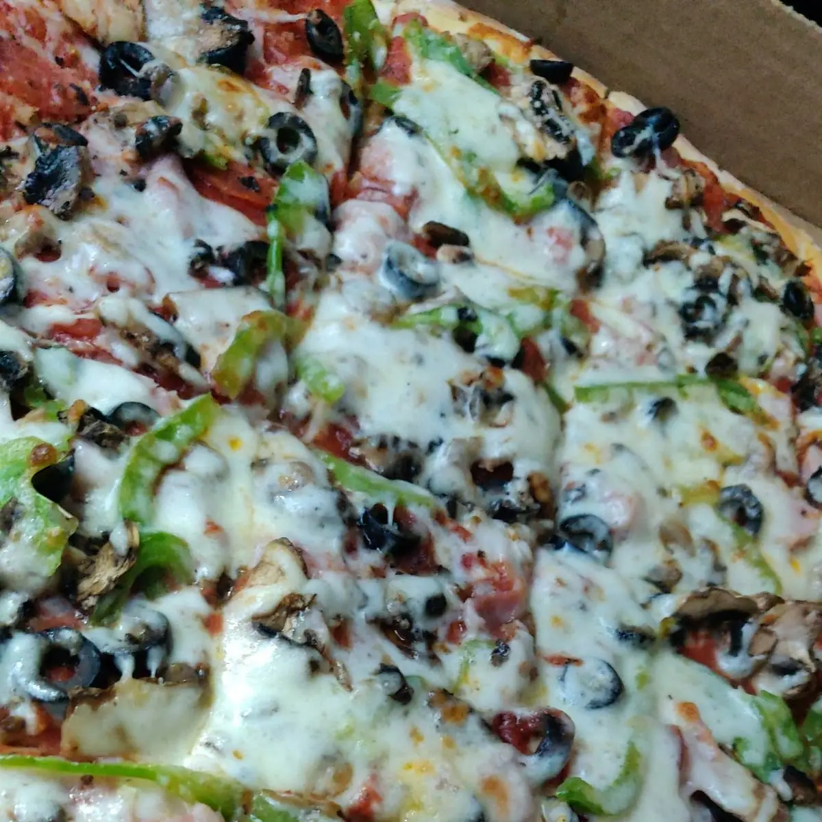 Supreme Pizza w Thin Crust