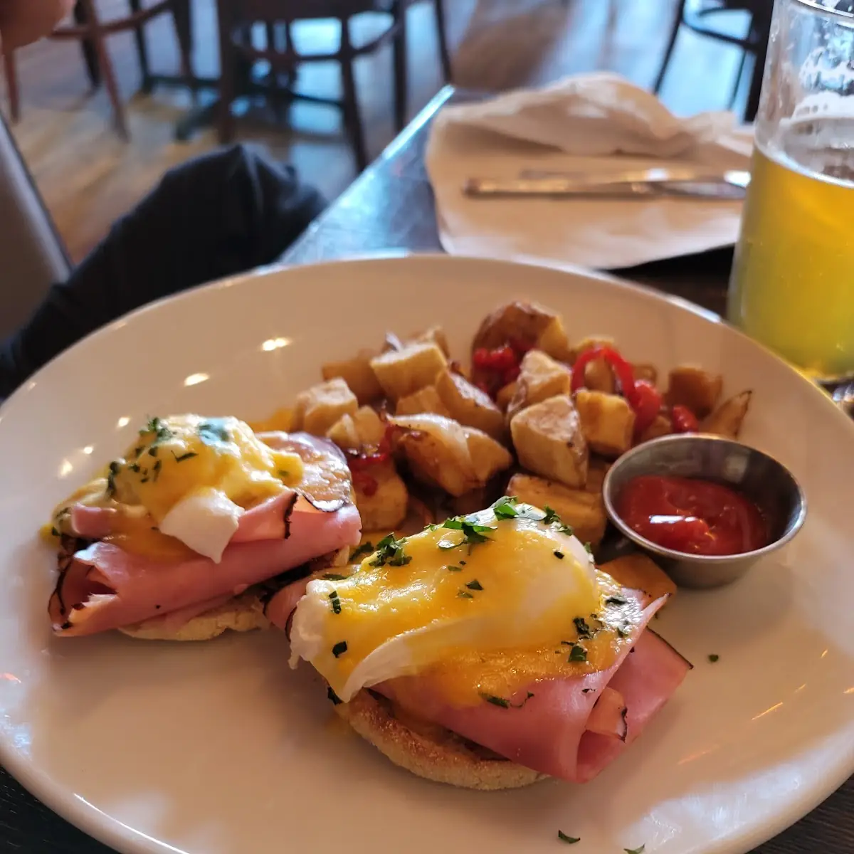 Eggs Benedict