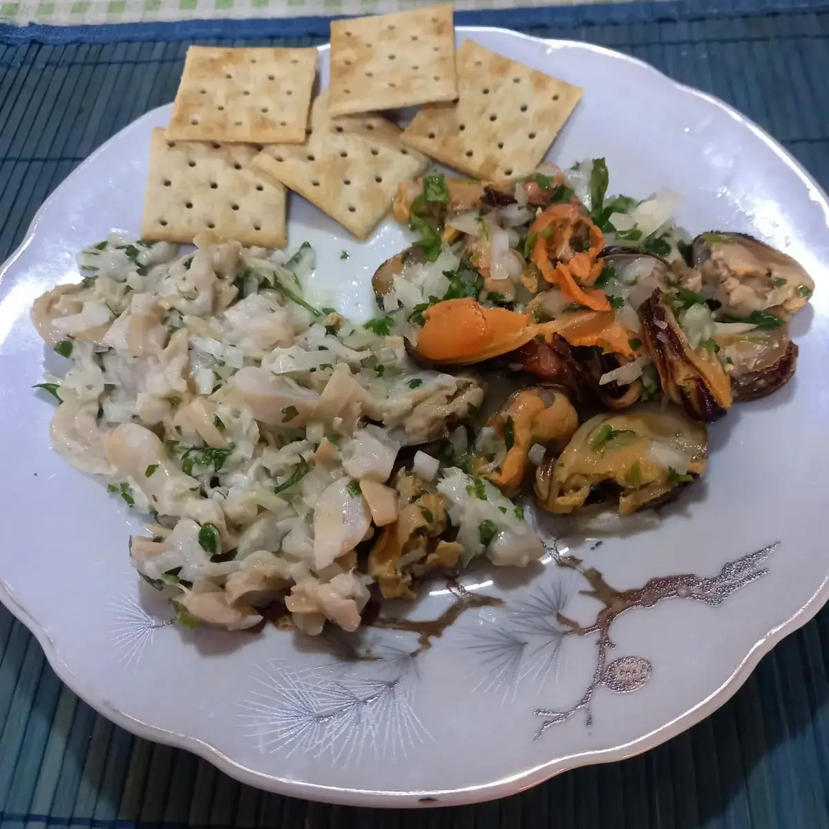 Machas Y Choritos Con Salsa Verde