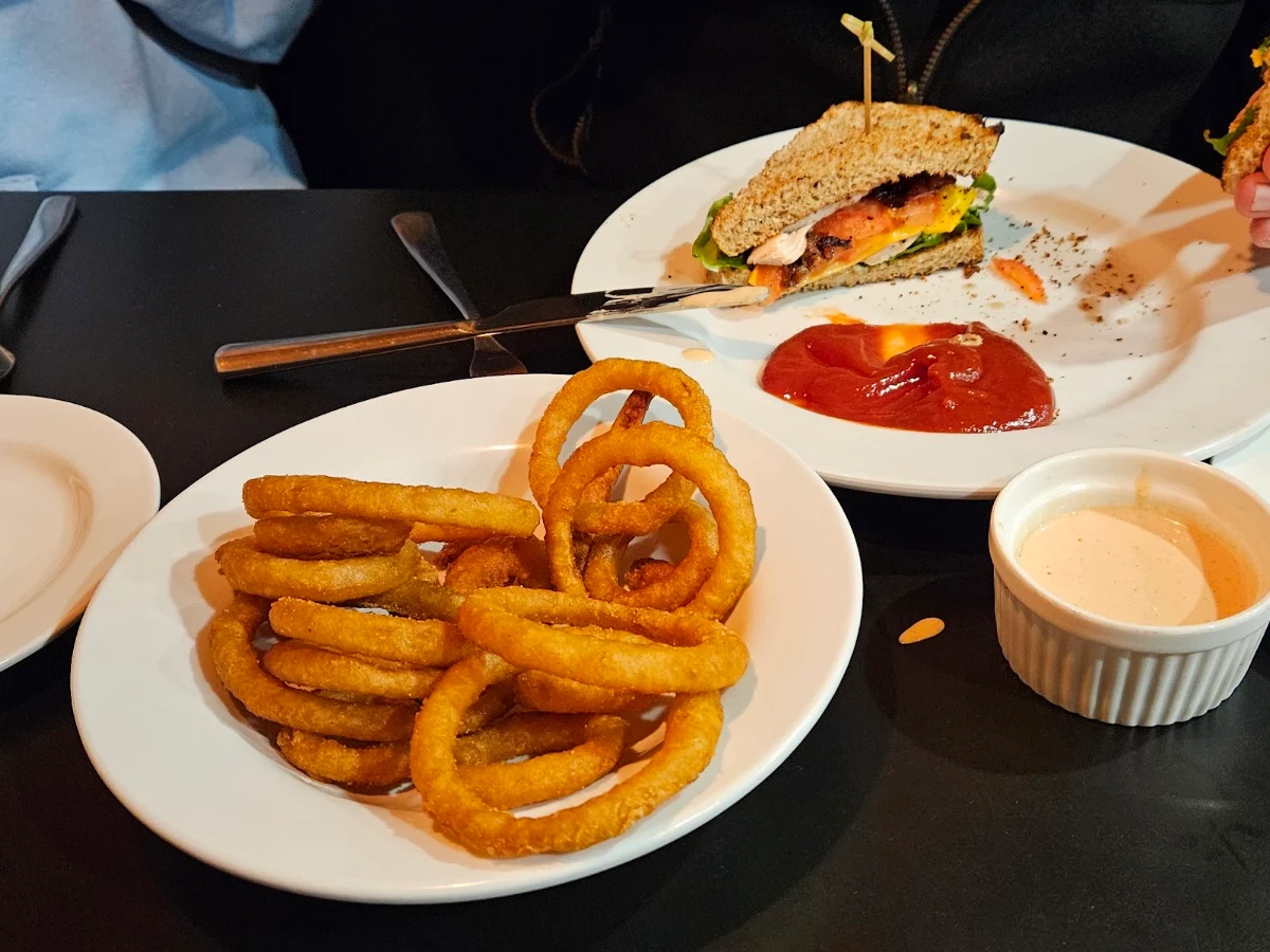 Chicken Club, The Station