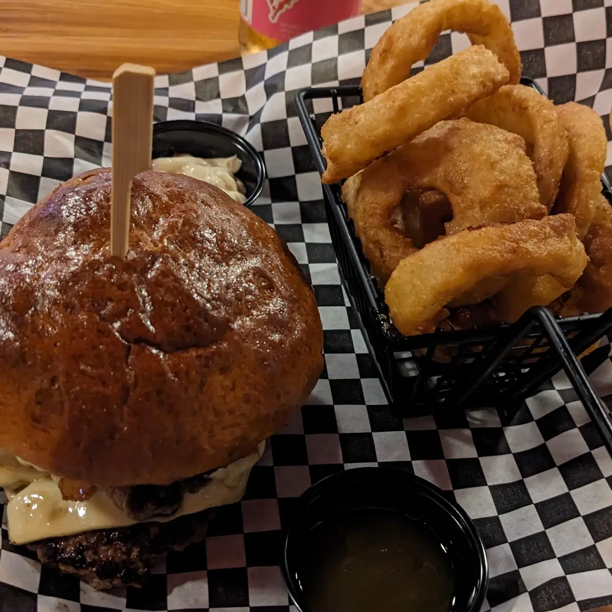 Tribu Burger & Onion Rings