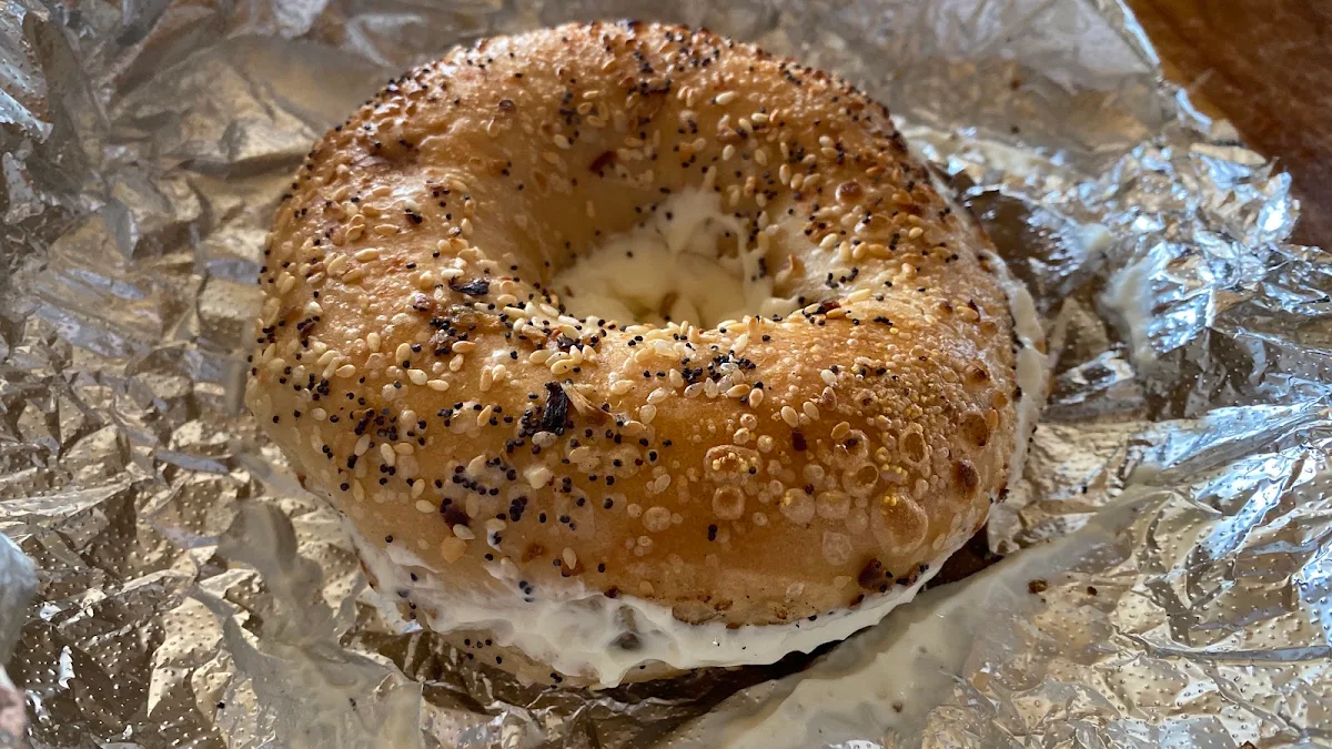 Everything Bagel w Cream Cheese