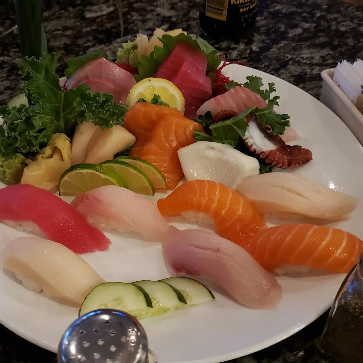 Sushi-Sashimi Combo