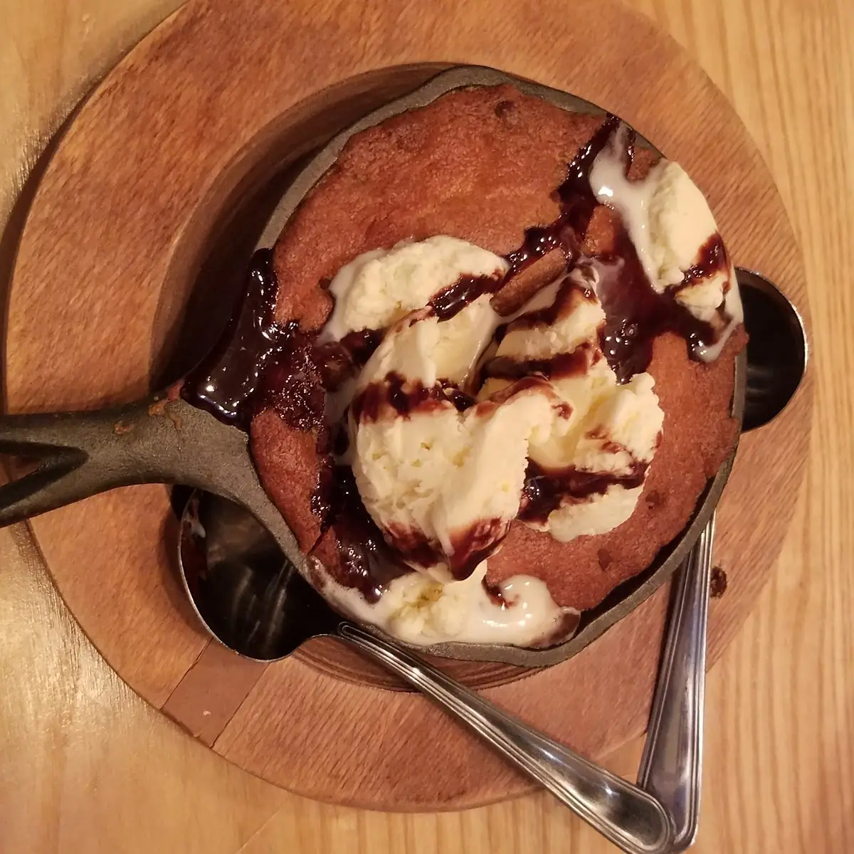 Skillet Chocolate Chip Cookie