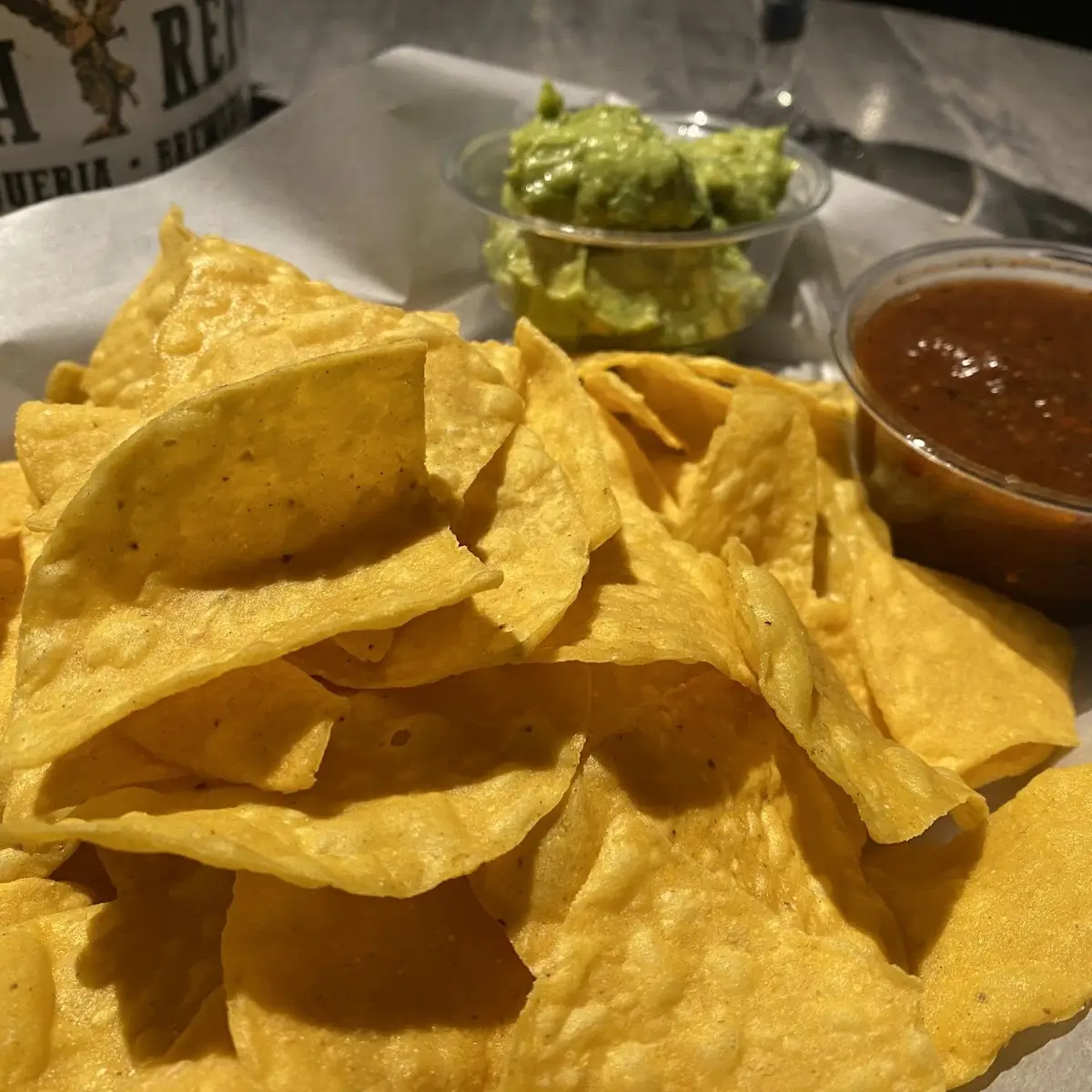 Chips Salsa & Guacamole