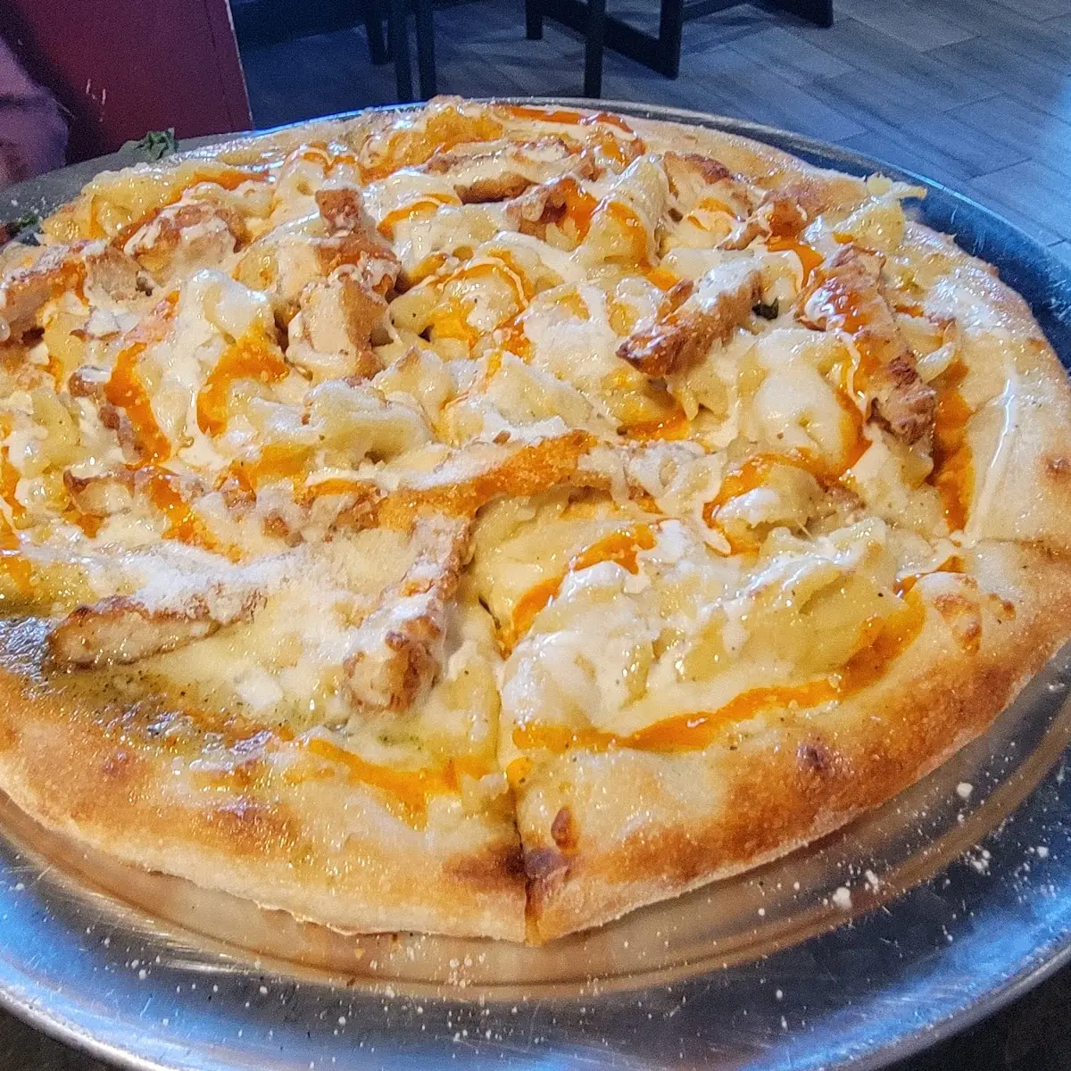 Small Buffalo Mac and Cheese Pizza