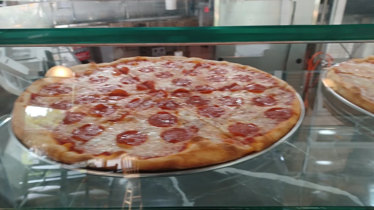 Thin Crust Pepperoni Pizza