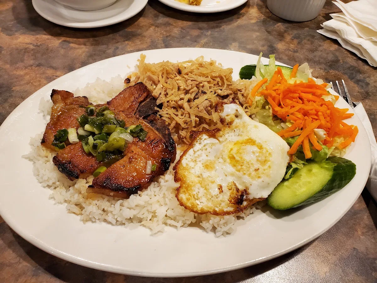 41 Grilled Pork Chops on Steamed Rice 2 pcs