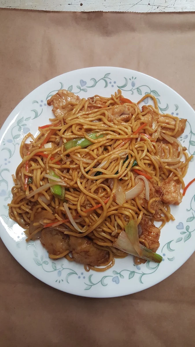Chicken Lo Mein