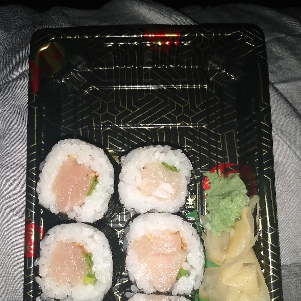 Yellowtail Roll