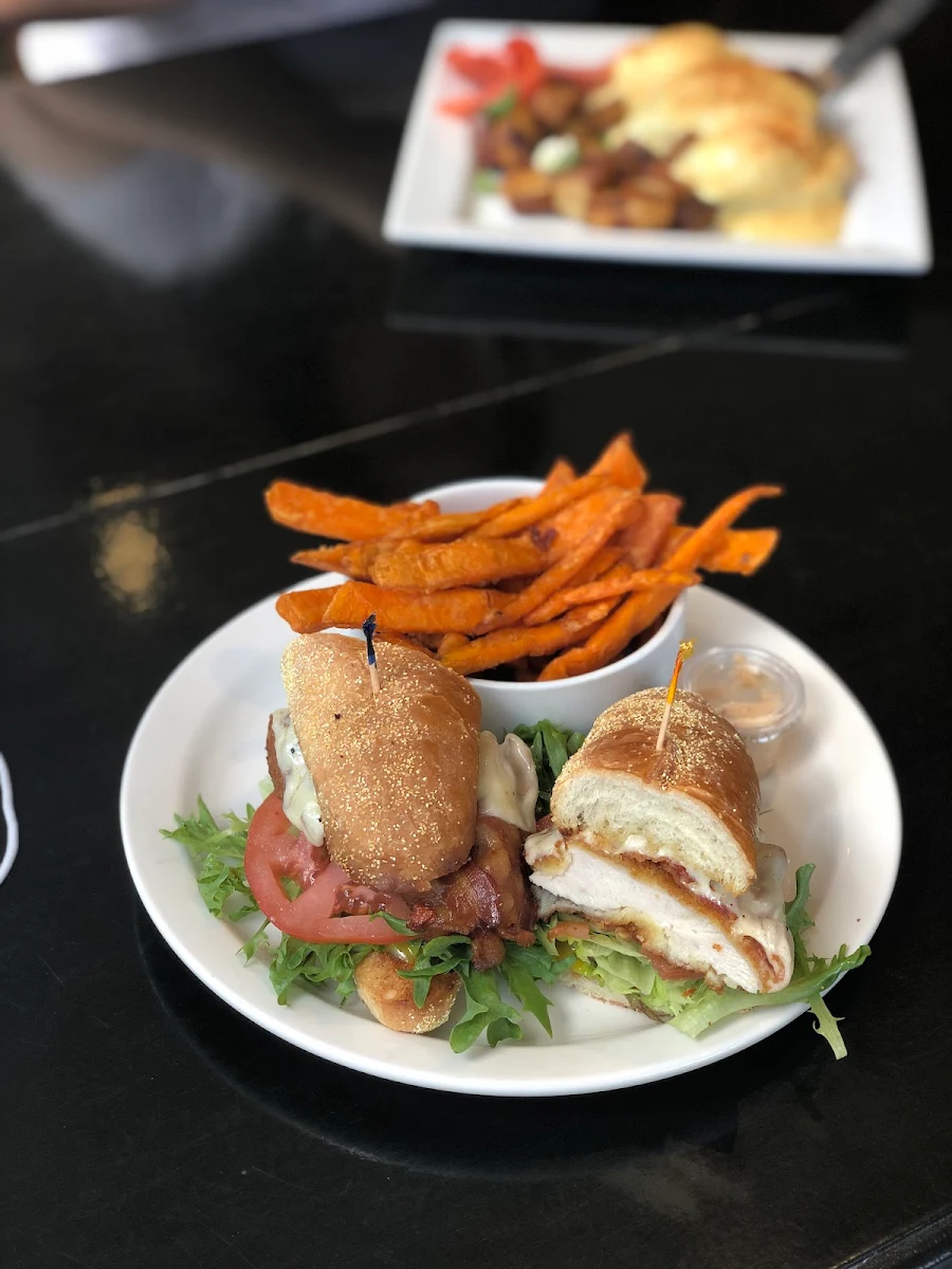 Chicken Club, Rooster's Bistro