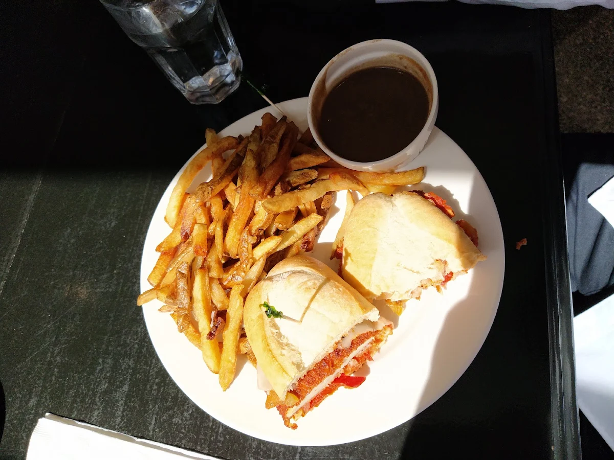 Highlights, Rooster's Bistro