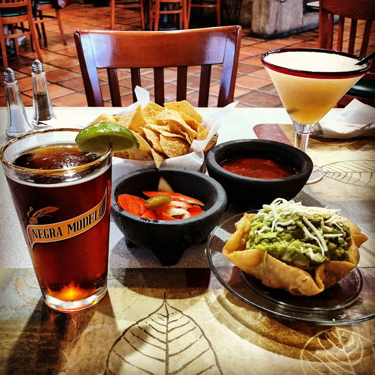Chips Salsa & Guac
