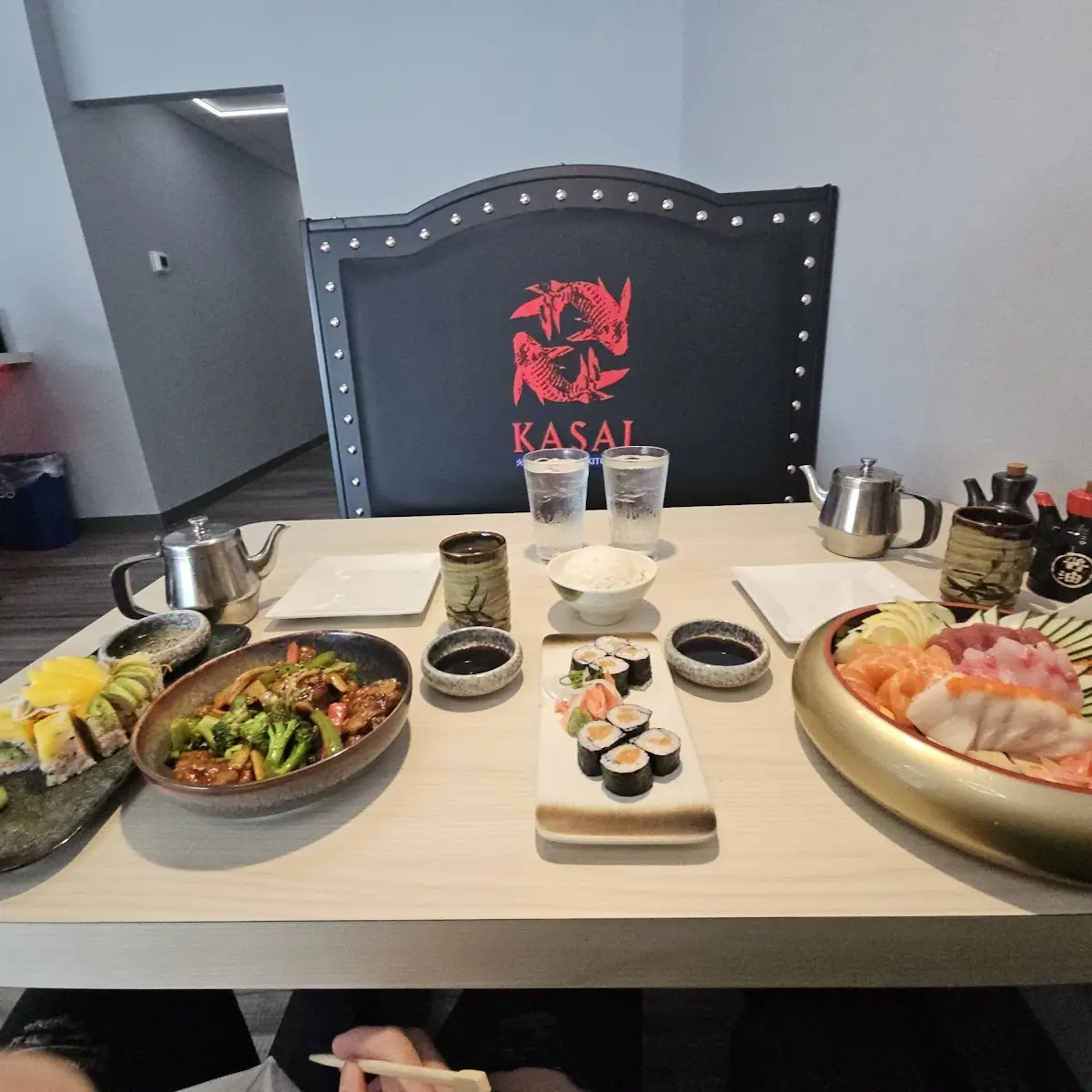 Special Veggie Roll with Rice Paper General TSO's Chicken Salmon Roll Sashimi Dinner