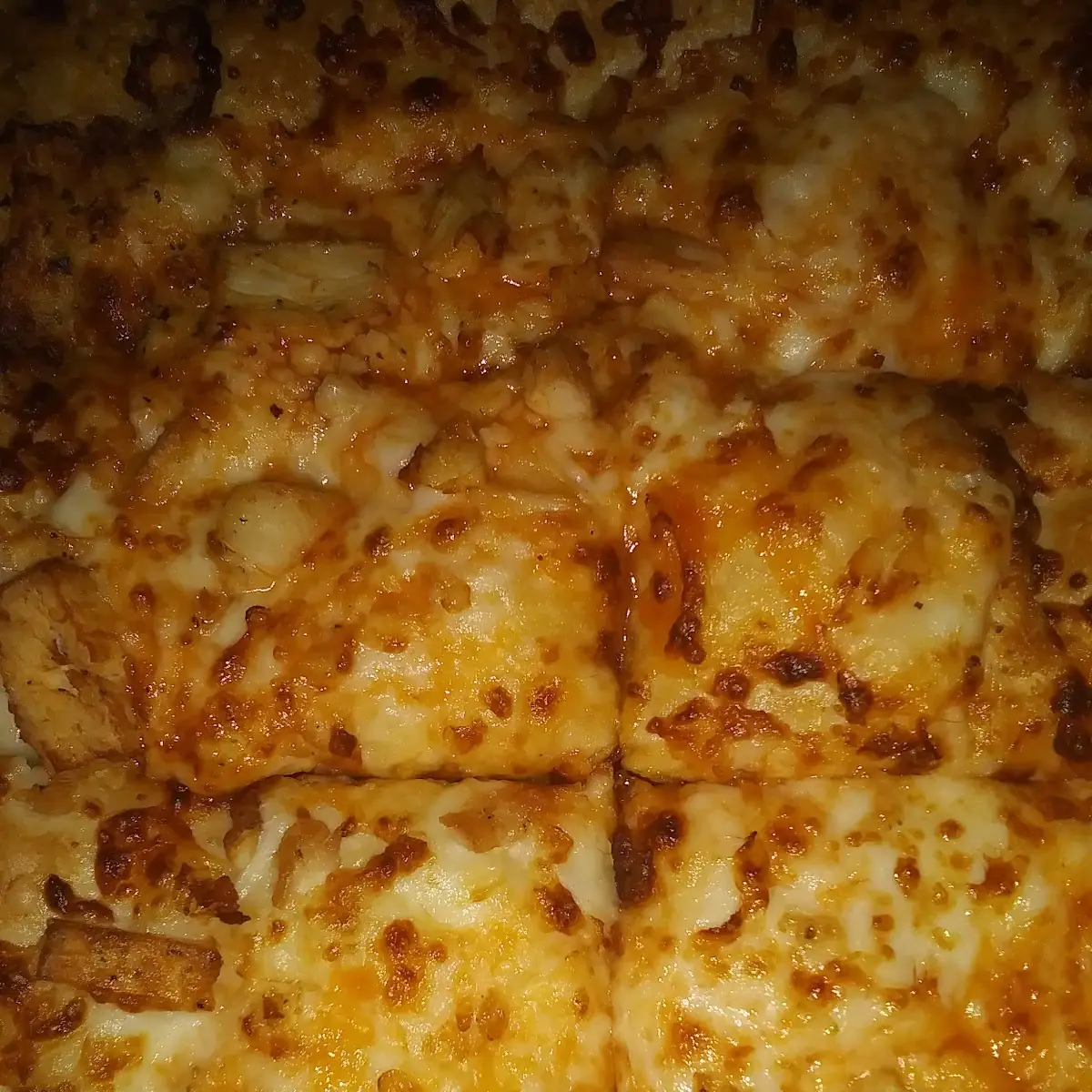 Buffalo Sauce with Chicken Pizza