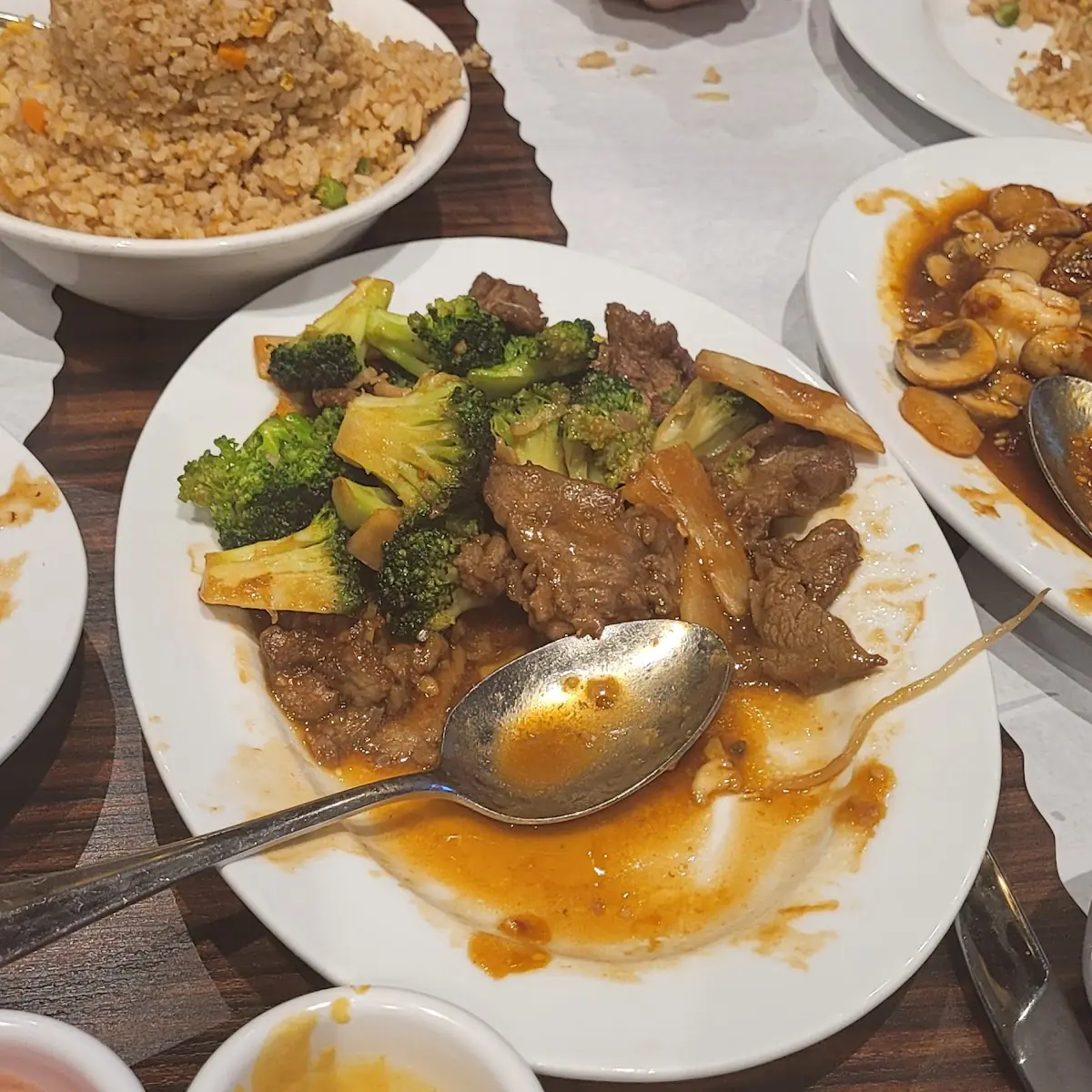 Beef and Broccoli Crispy Chicken Shrimp with Garlic Sauce