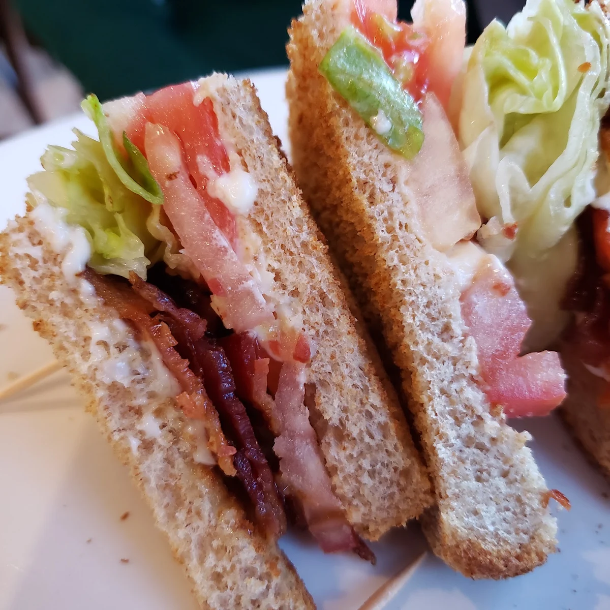 blt Sandwich, Midtown-Boomers Tavern & Lounge