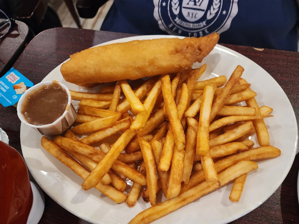 Fish & Chips, Midtown-Boomers Tavern & Lounge