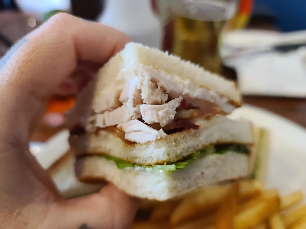 Highlights, Midtown-Boomers Tavern & Lounge