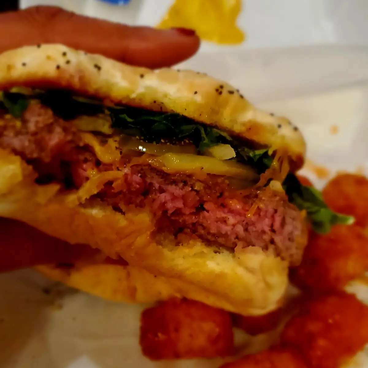 Cheeseburger- Medium Rare