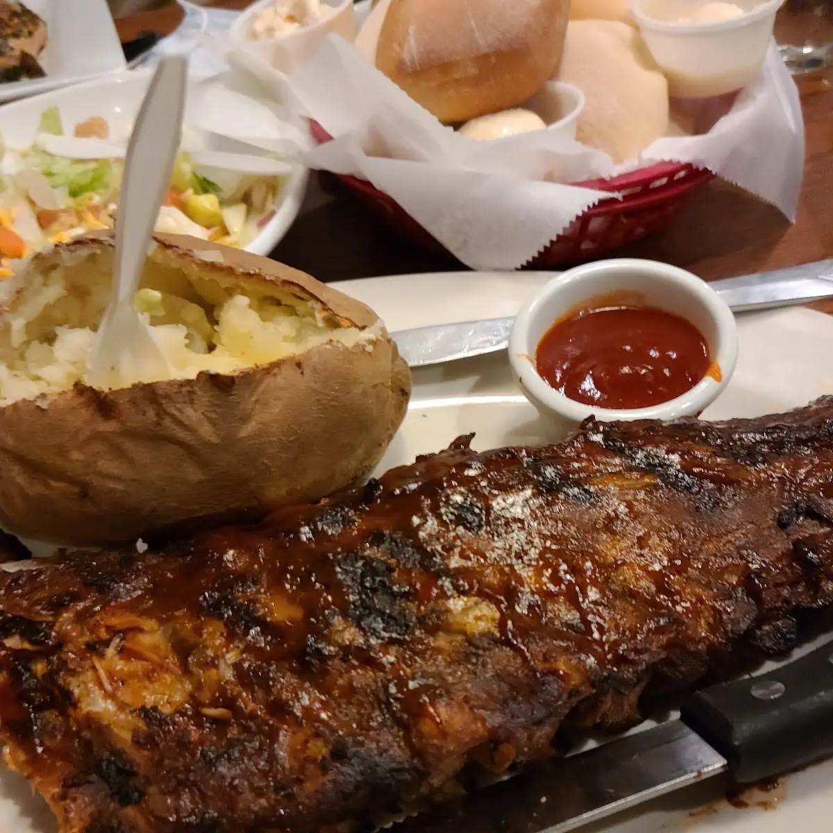 Barbecue Ribs with Mashed Potatoes