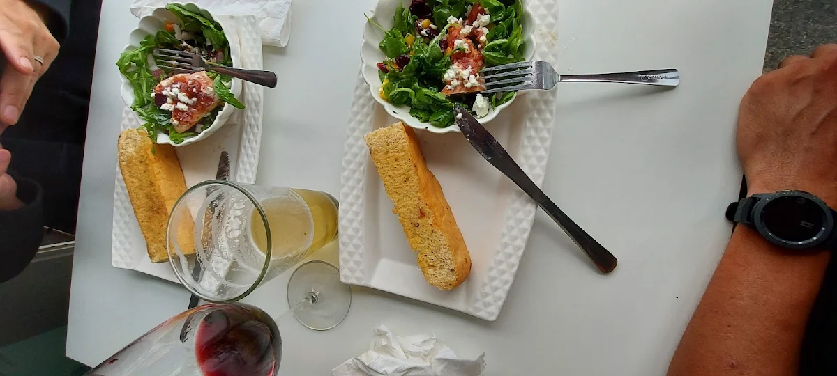 Garlic Bread and Rucola Salat, The Blind Angler Grill