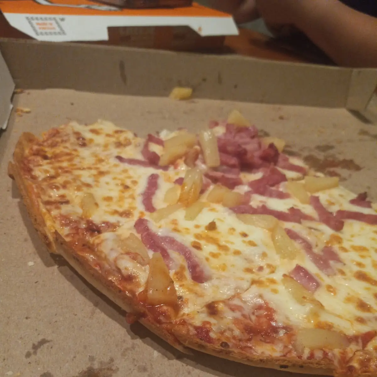 Hula Hawaiian Pizza