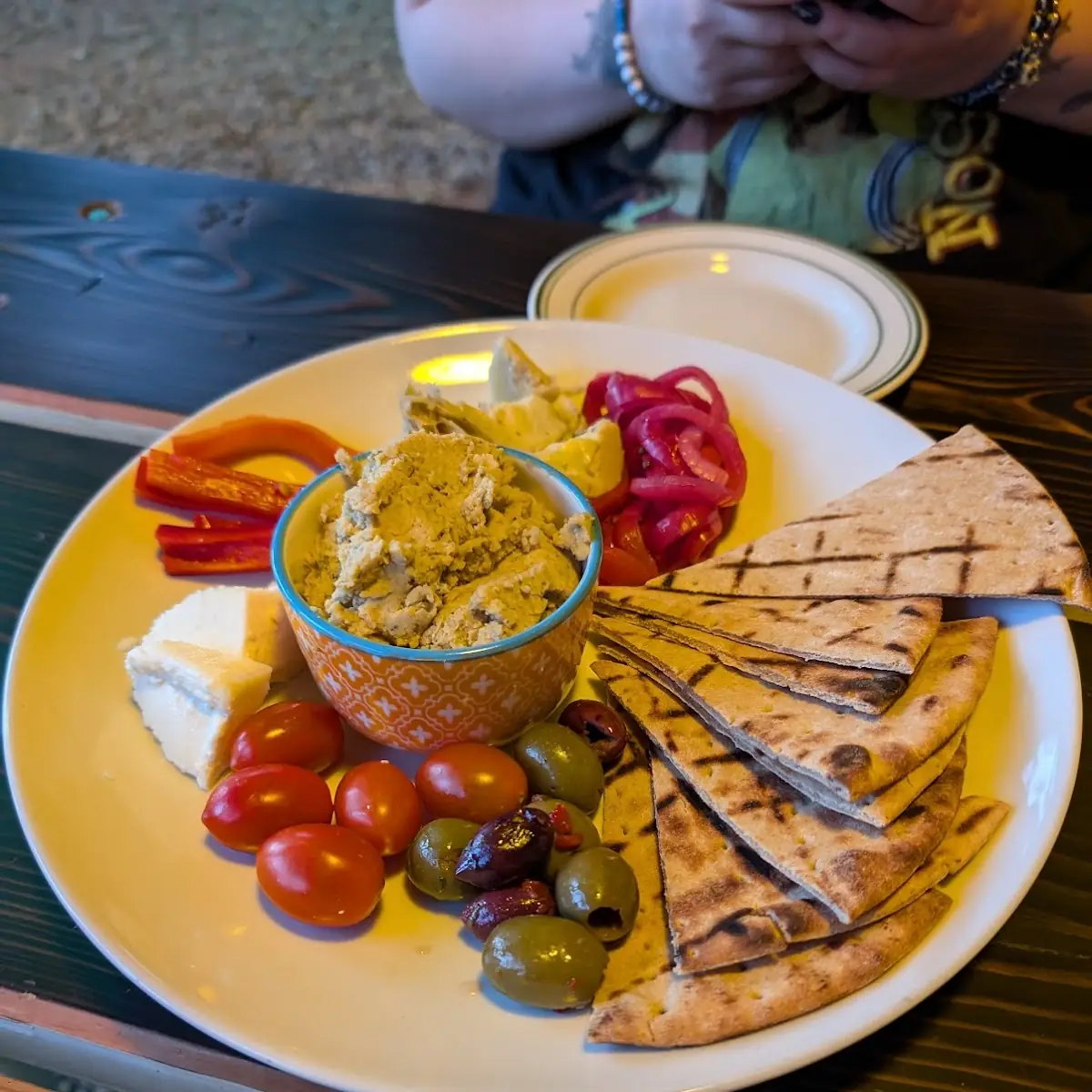 Hummus Plate