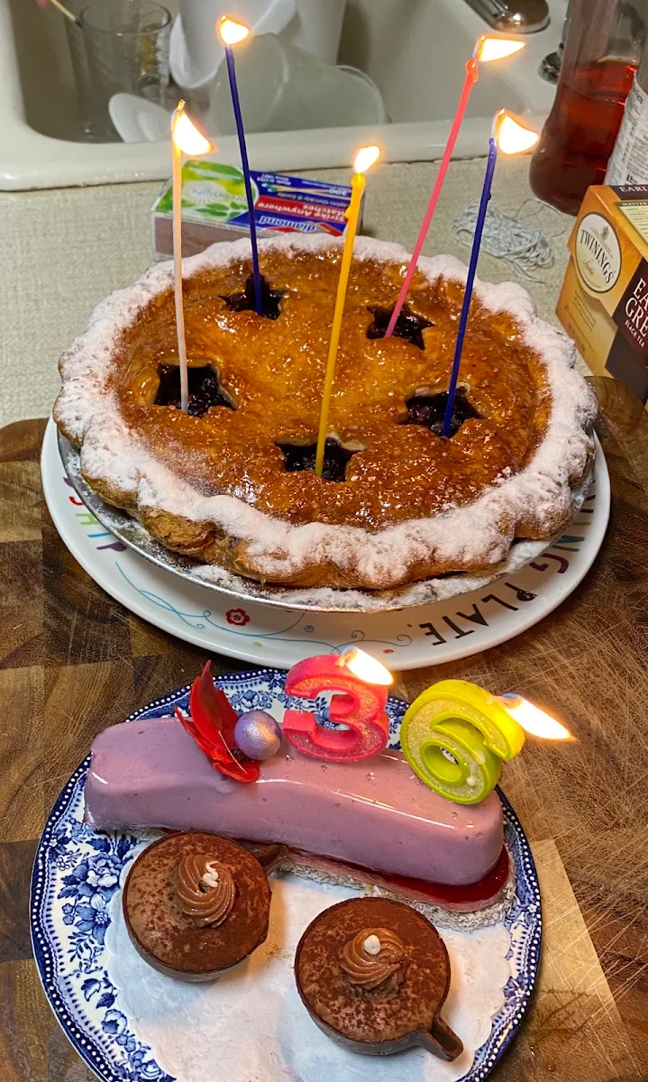 Deep Dish Mixed Berry Pie
