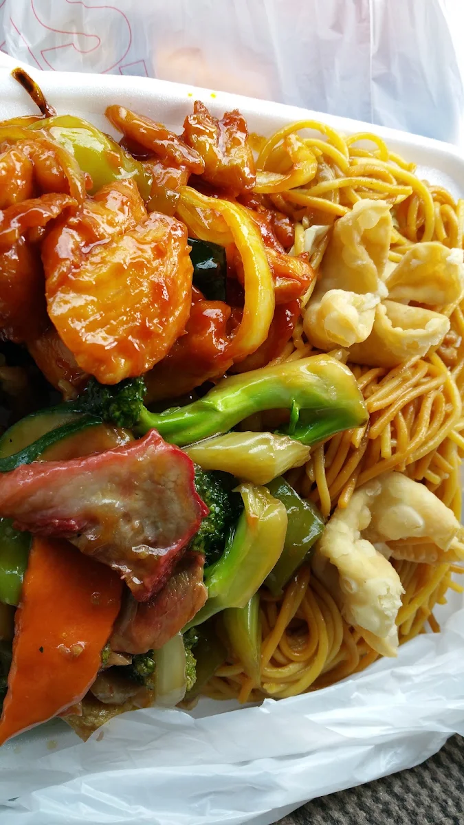 Shrimp Lo Mein