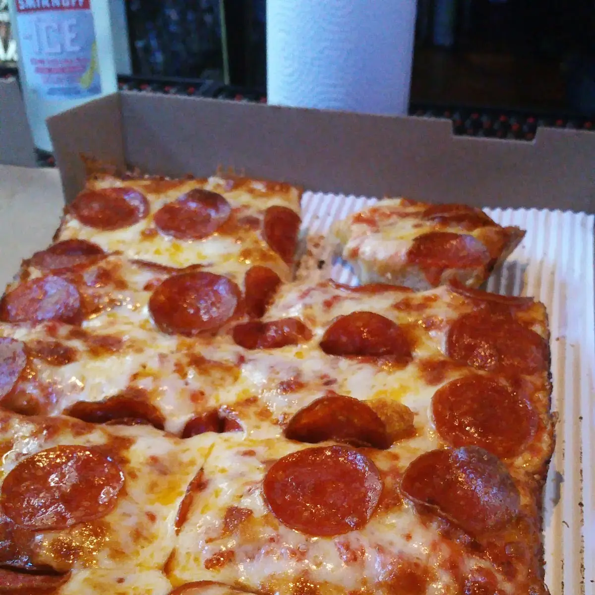 Detroit Style Deep Dish Pepperoni Pizza