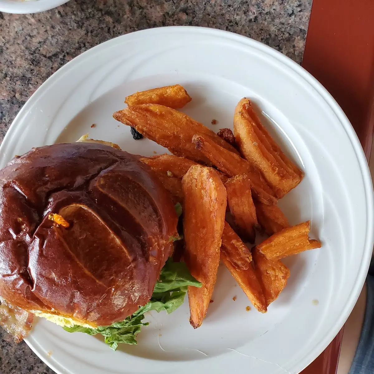 Pool 8 Bacon Cheddar Burger
