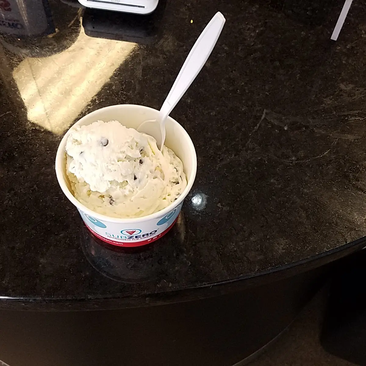 Vanilla Ice Cream w Cookie Dough & Chocolate Chips