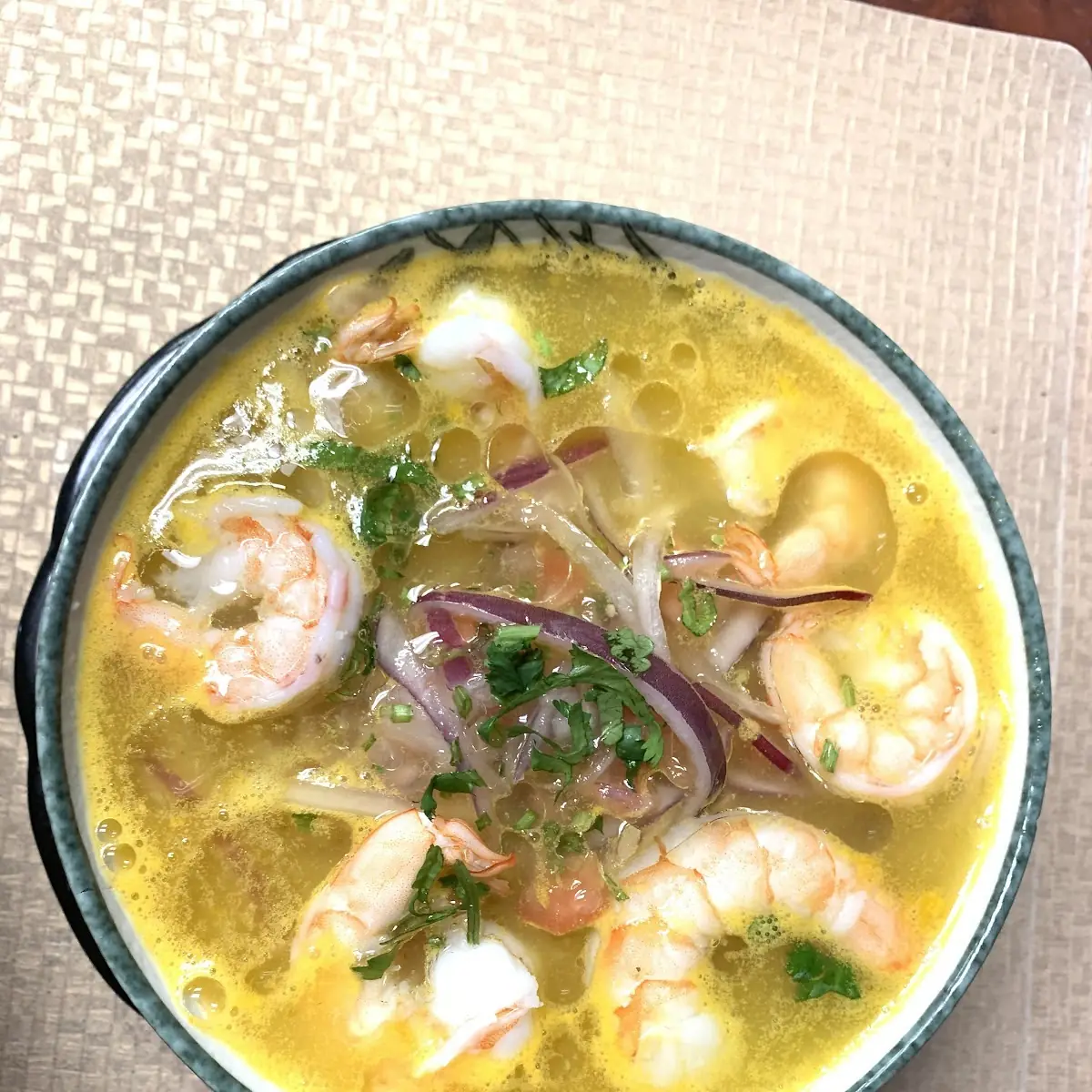 Encebollado Mixto