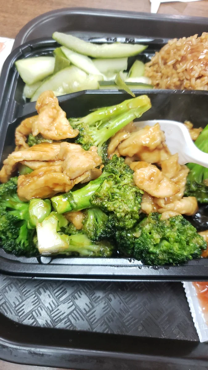 Steamed Broccoli w Chicken