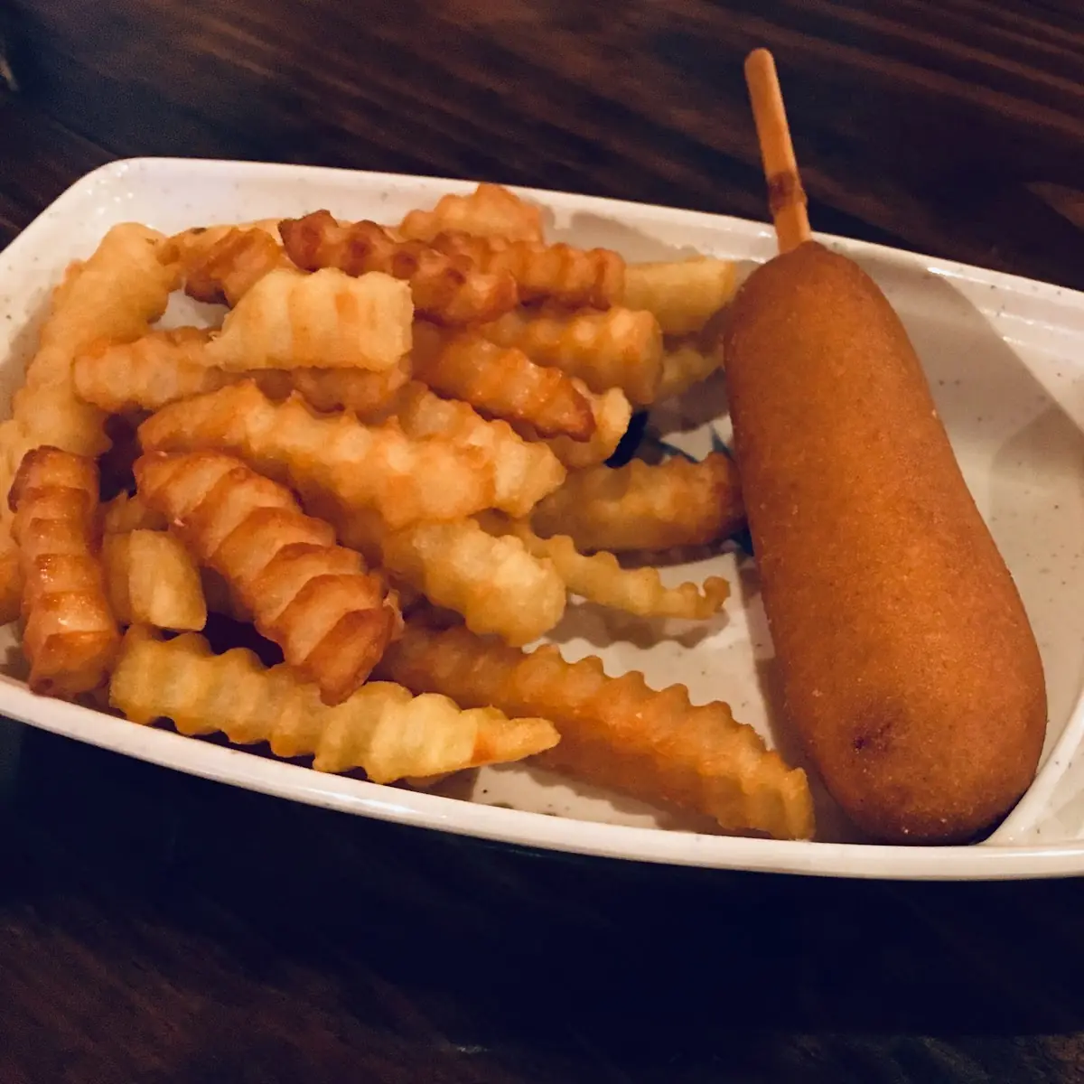 Corn Dog w Fries