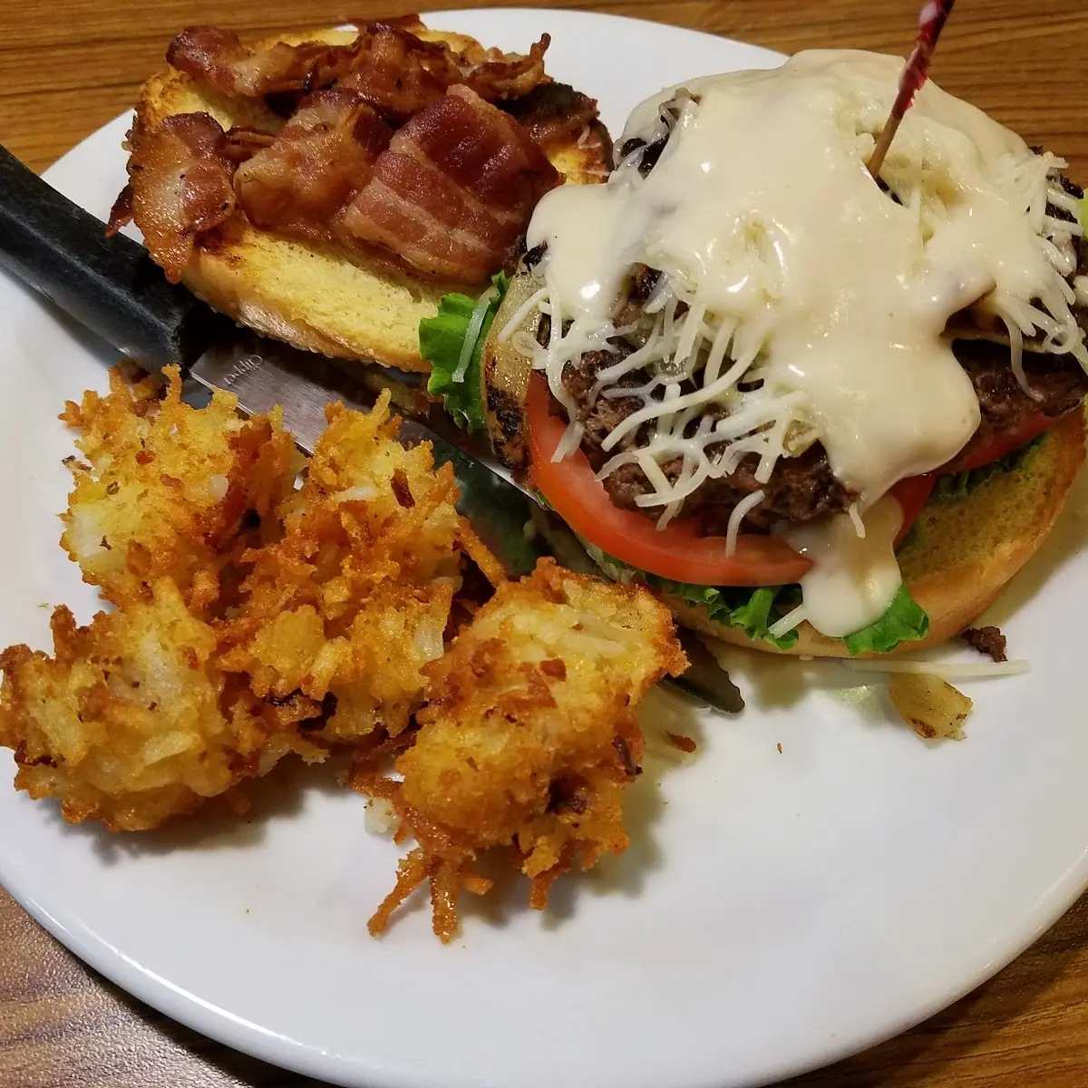 Bacon Gouda Burger with Bacon Cheddar Tots