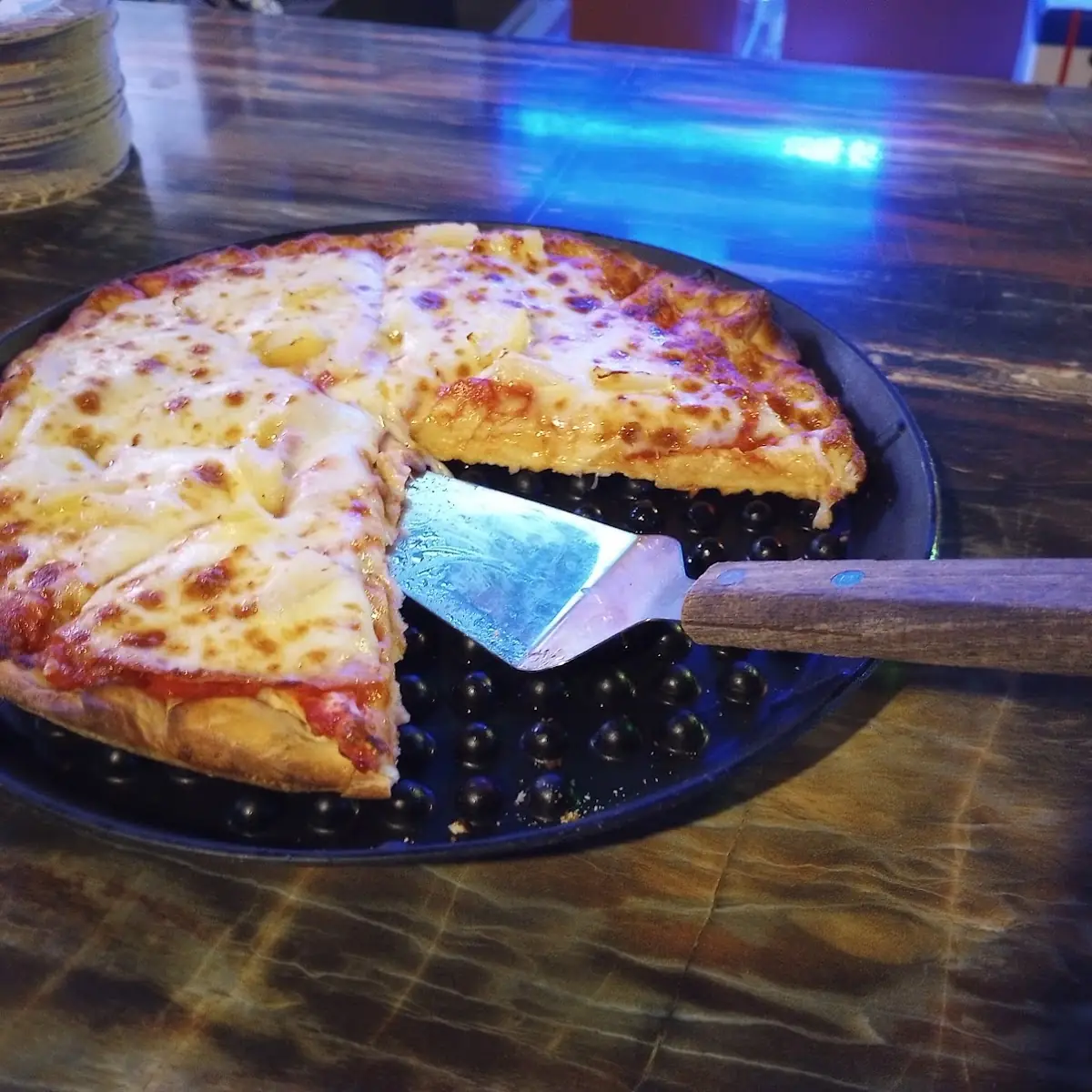 10 Hawaiian Pizza
