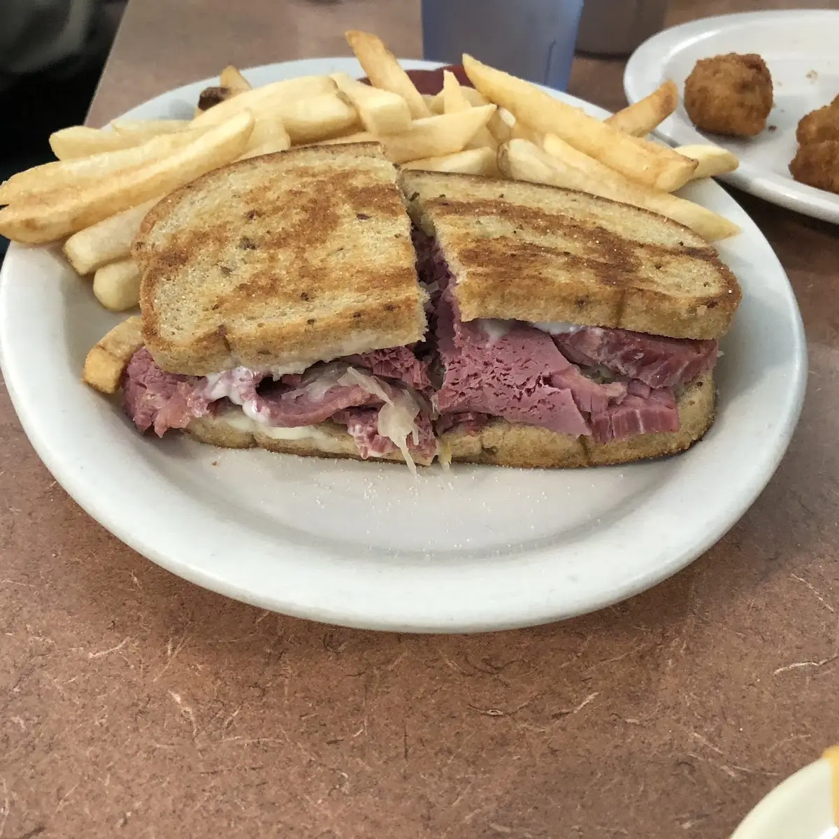 Roast Beef Melt w Swiss