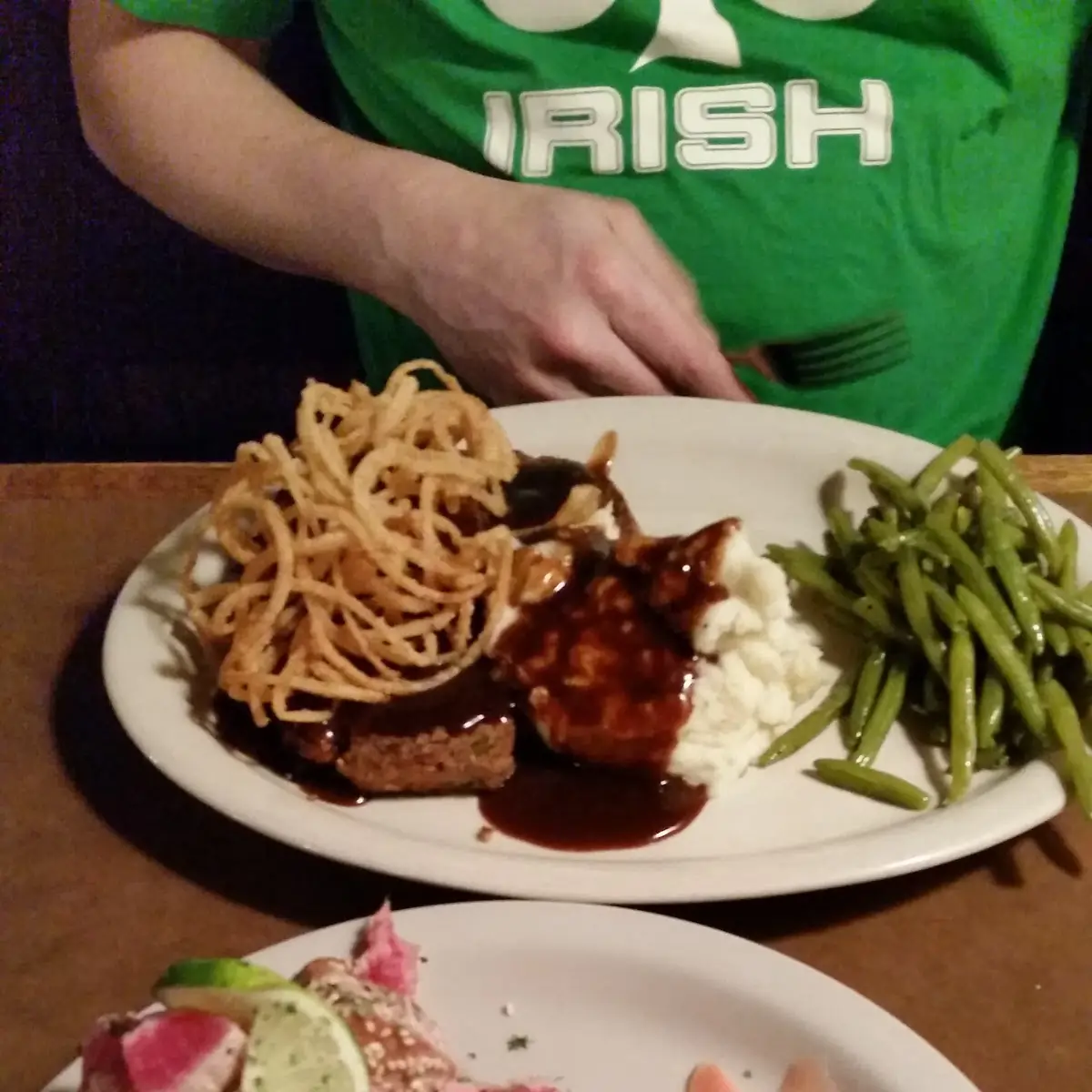 Meatloaf with Mashed Potatoes and Green Beans
