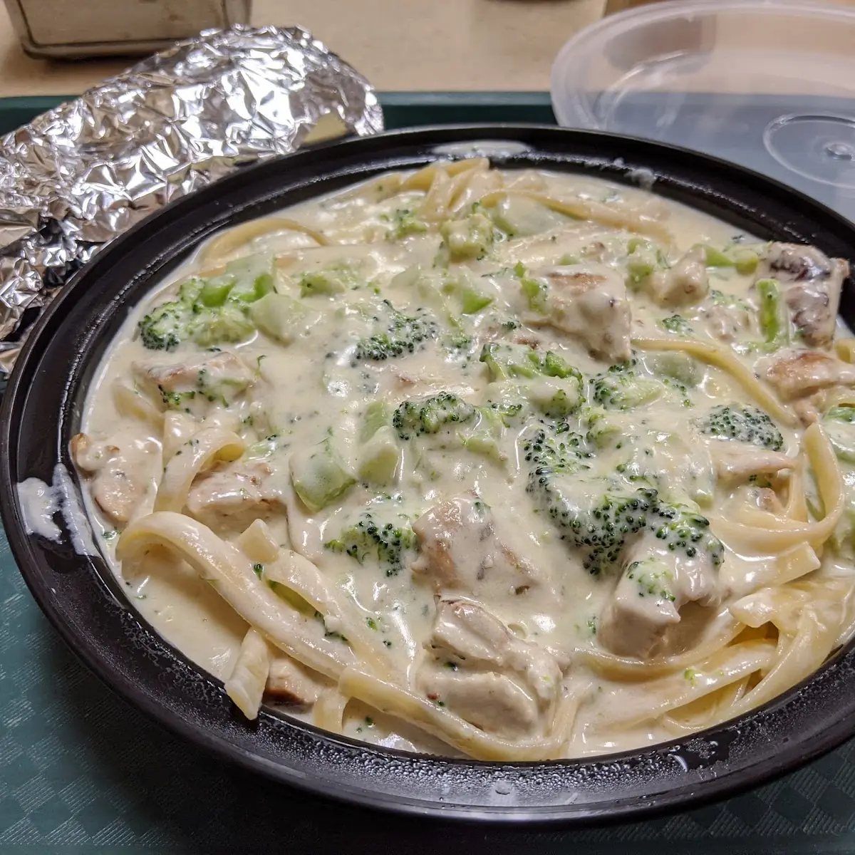Alfredo Pasta with Chicken and Broccoli