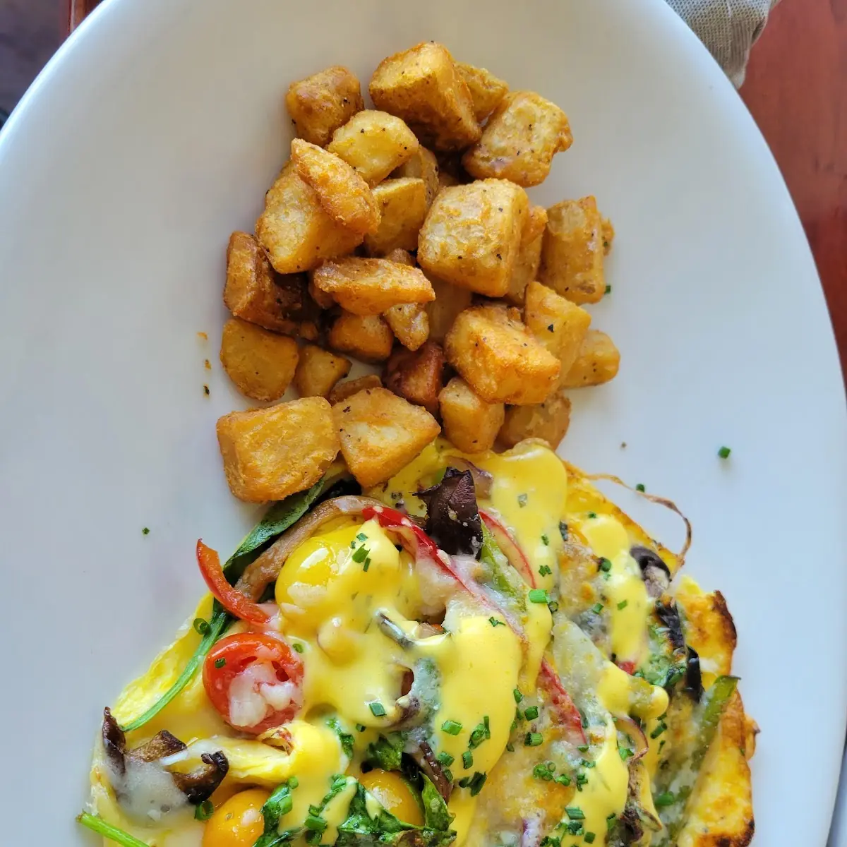 Cafe Eggs Benedict