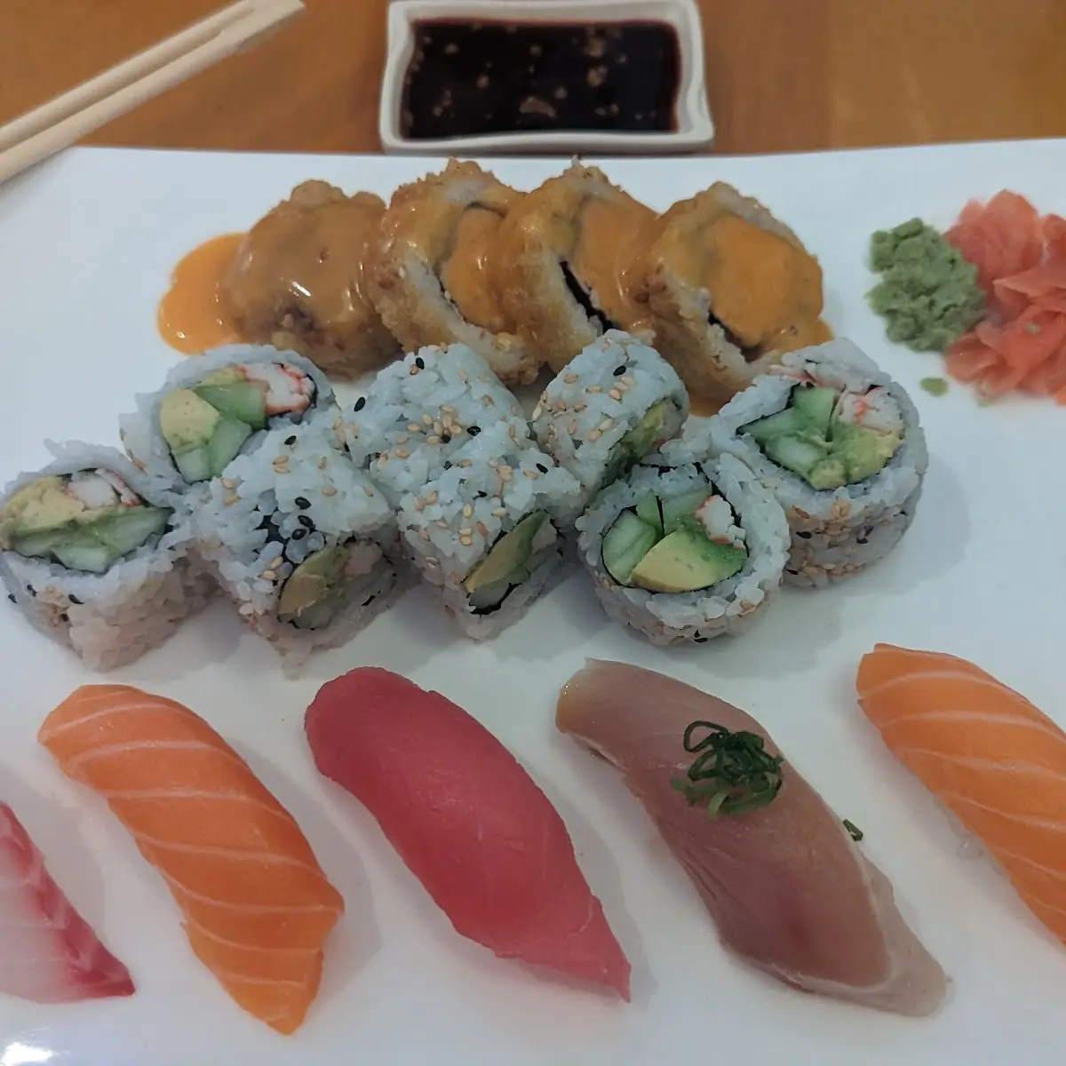 Salmon Roll Sashimi Combo