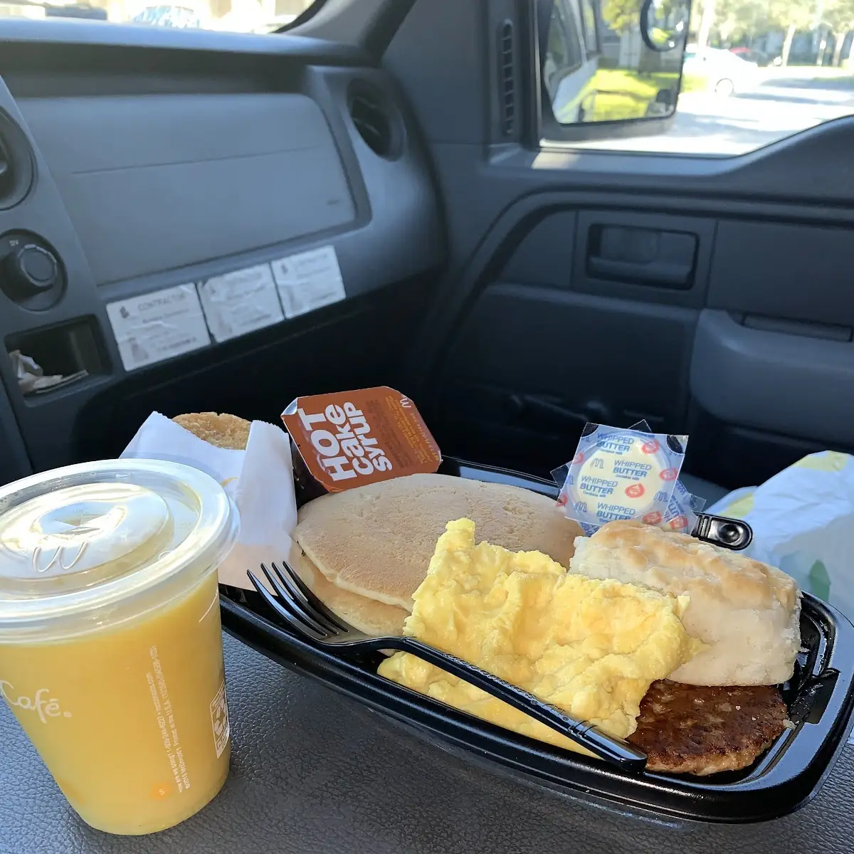 Big Breakfast with Hotcakes