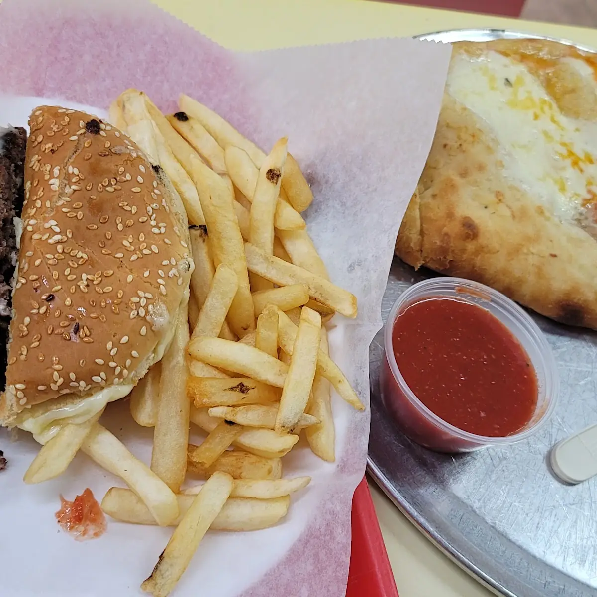 Pizza Burger Calzone Queso Y Pepperoni