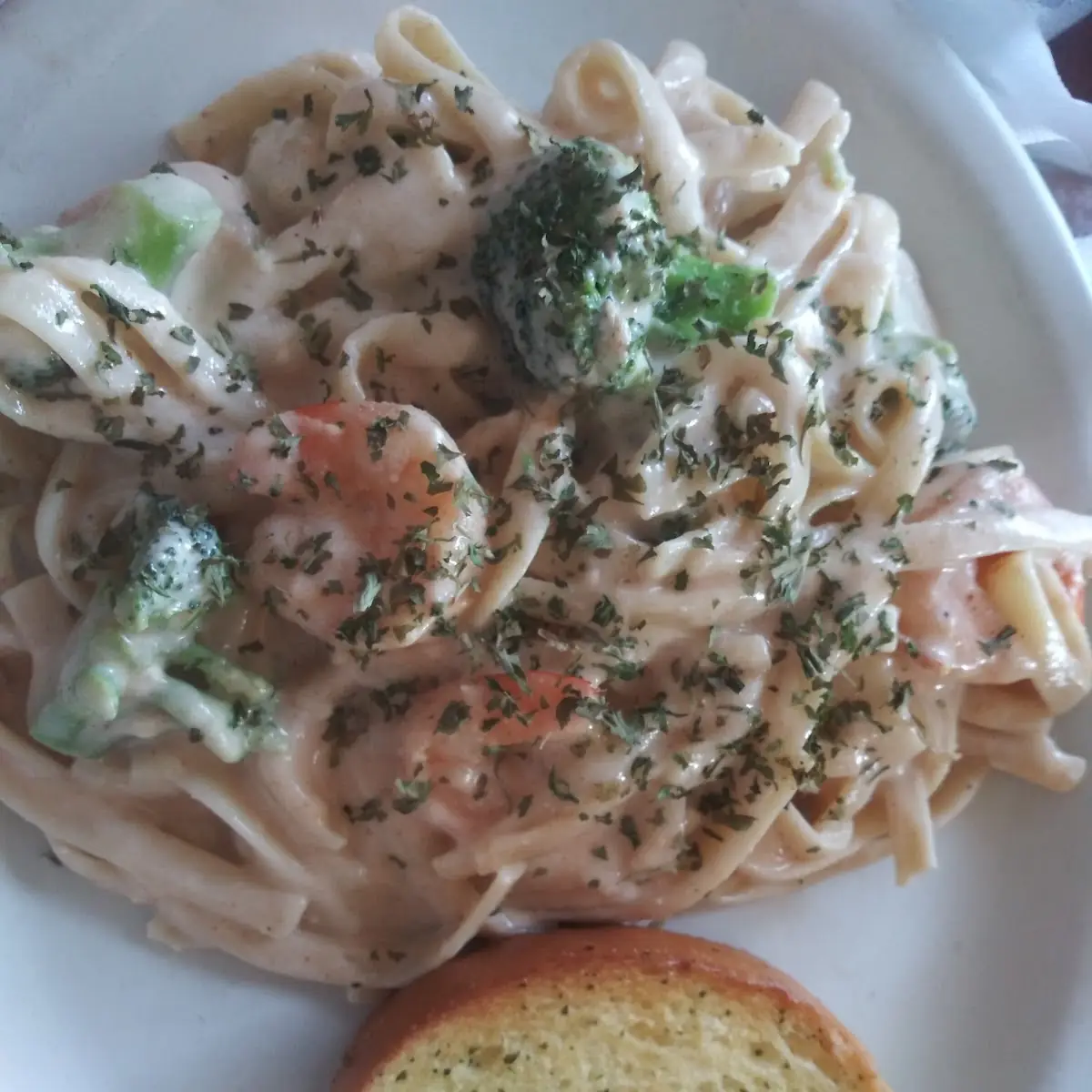 Shrimp Alfredo Pasta with Broccoli
