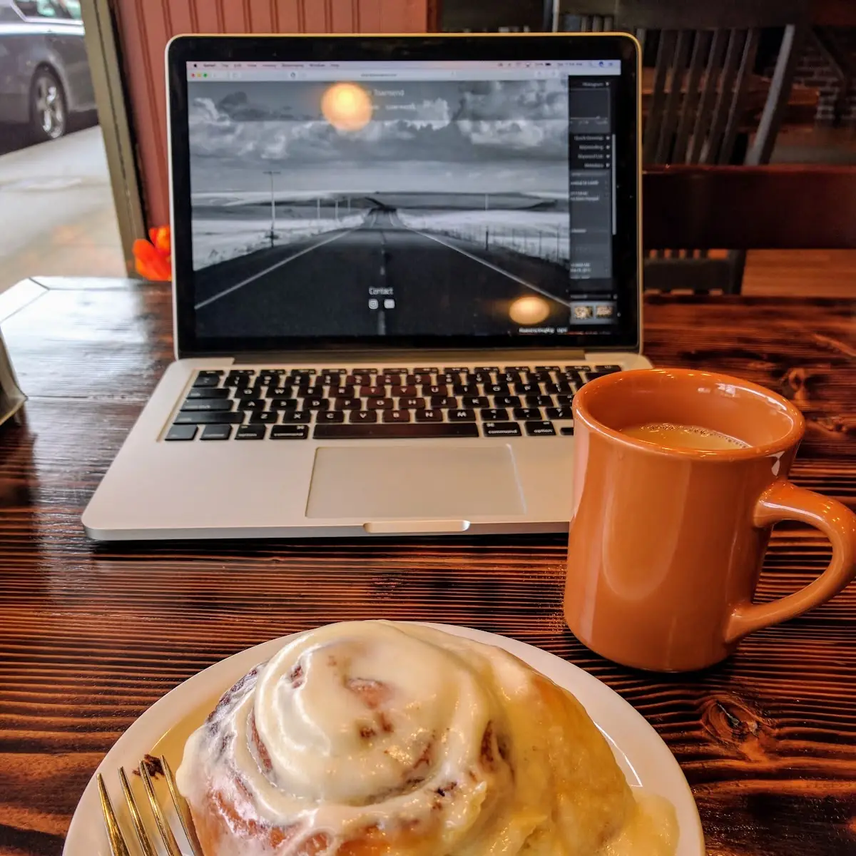 Cinnamon Rolls Coffee