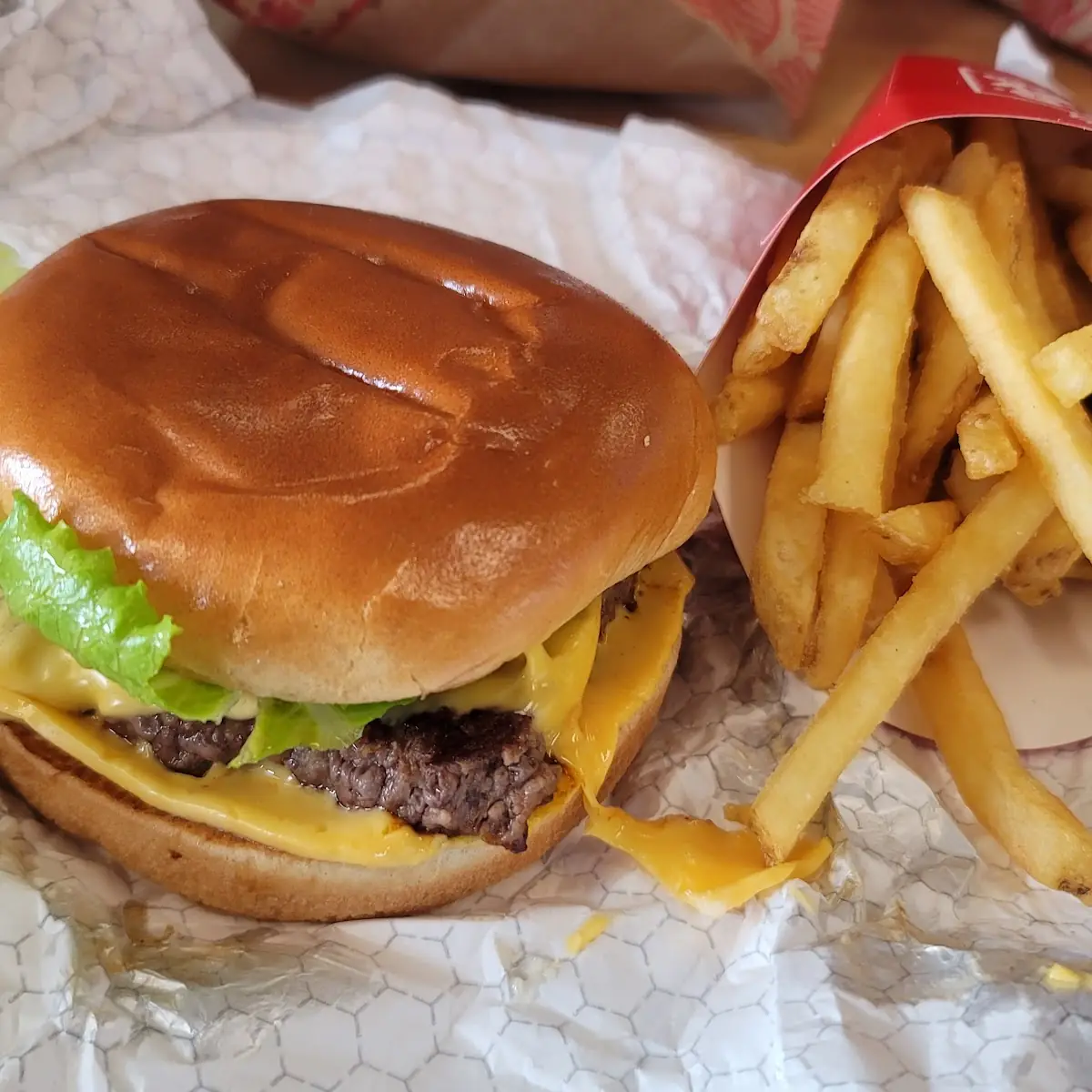 Jr Cheeseburger Deluxe