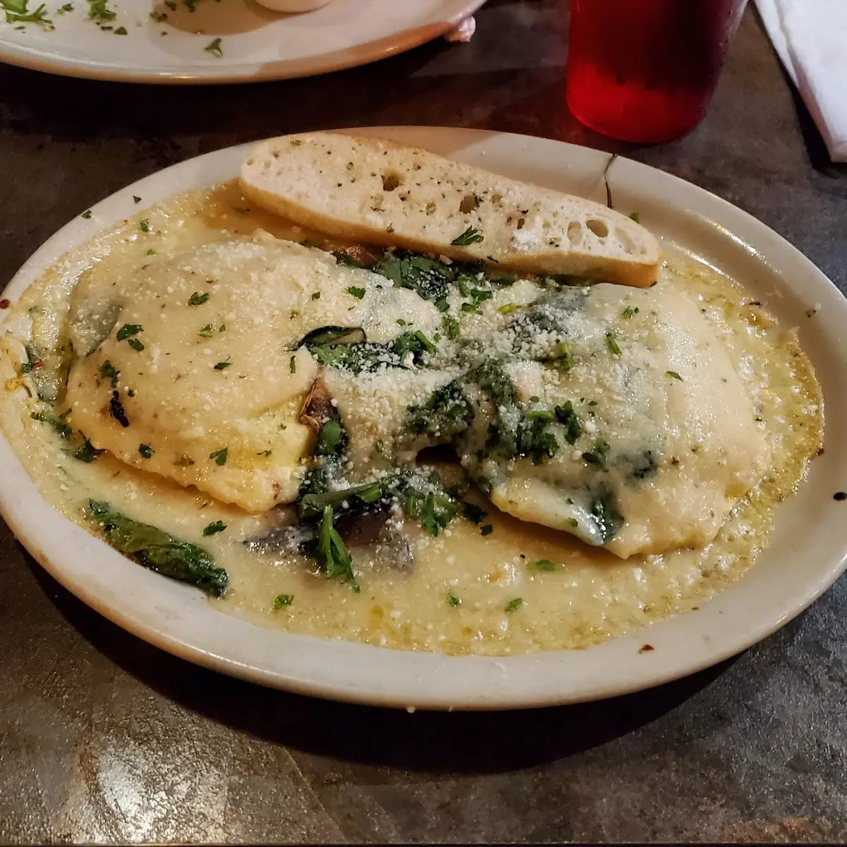 Spinach Ravioli with Garlic Bread