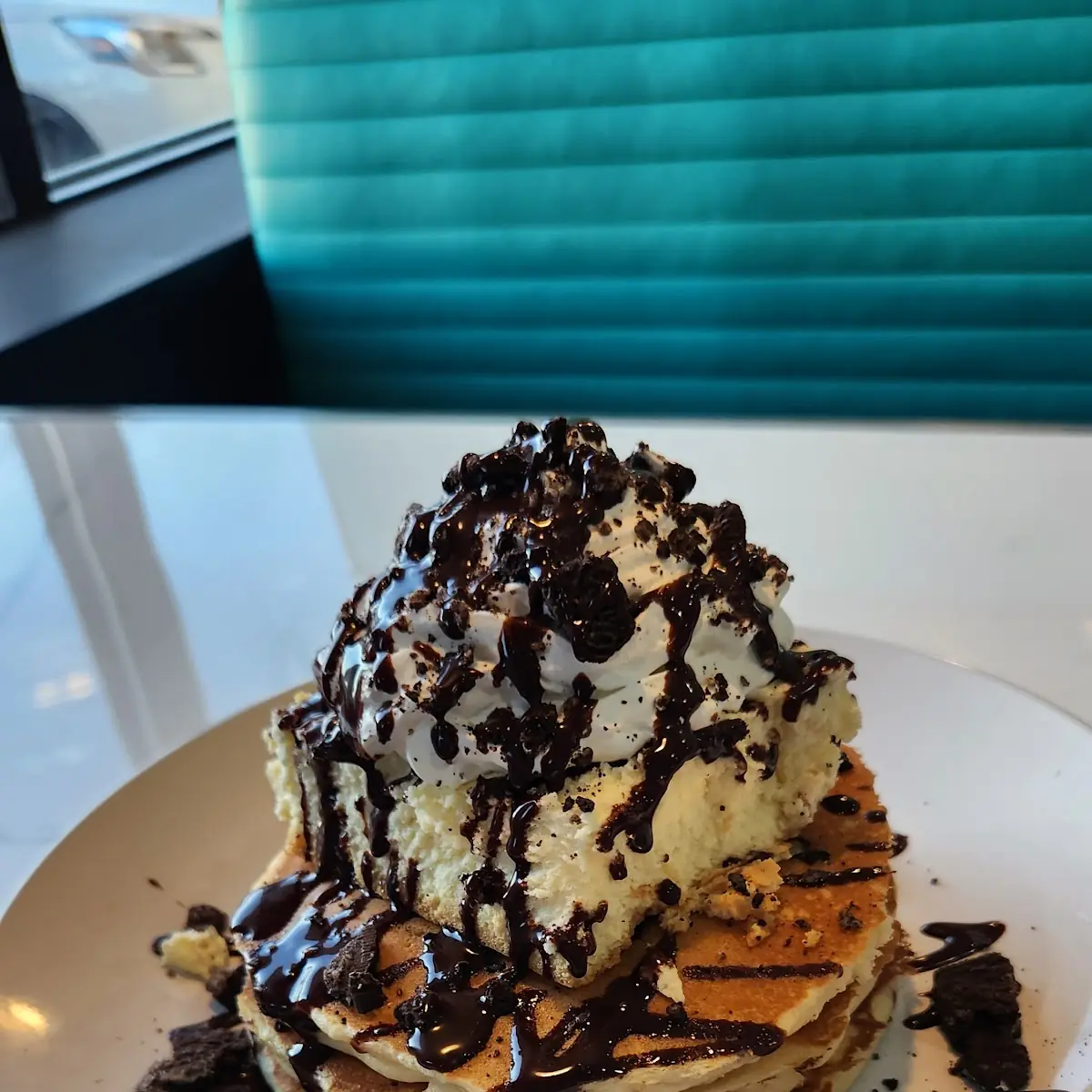 Oreo Cheesecake Pancakes